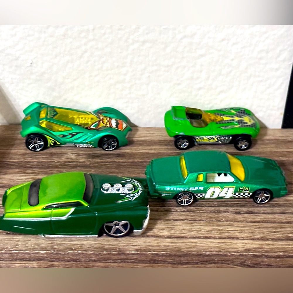 🌹🌹 Hot wheels cars bundle GREEN